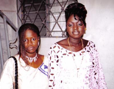 Ma soeur N'deye Lala en compagnie de ma belle soeur gnagna